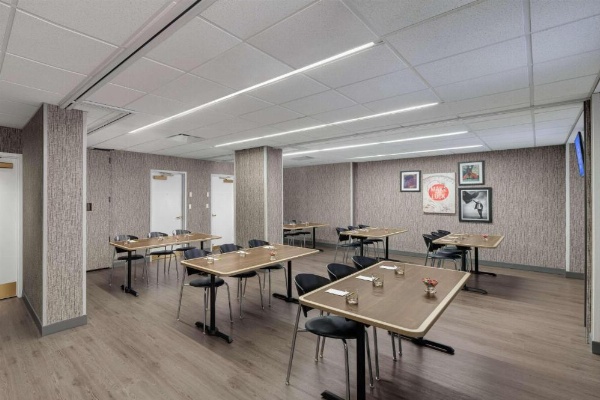 Fairfield Inn & Suites by Marriott Chicago Downtown/Magnificent Mile image 18